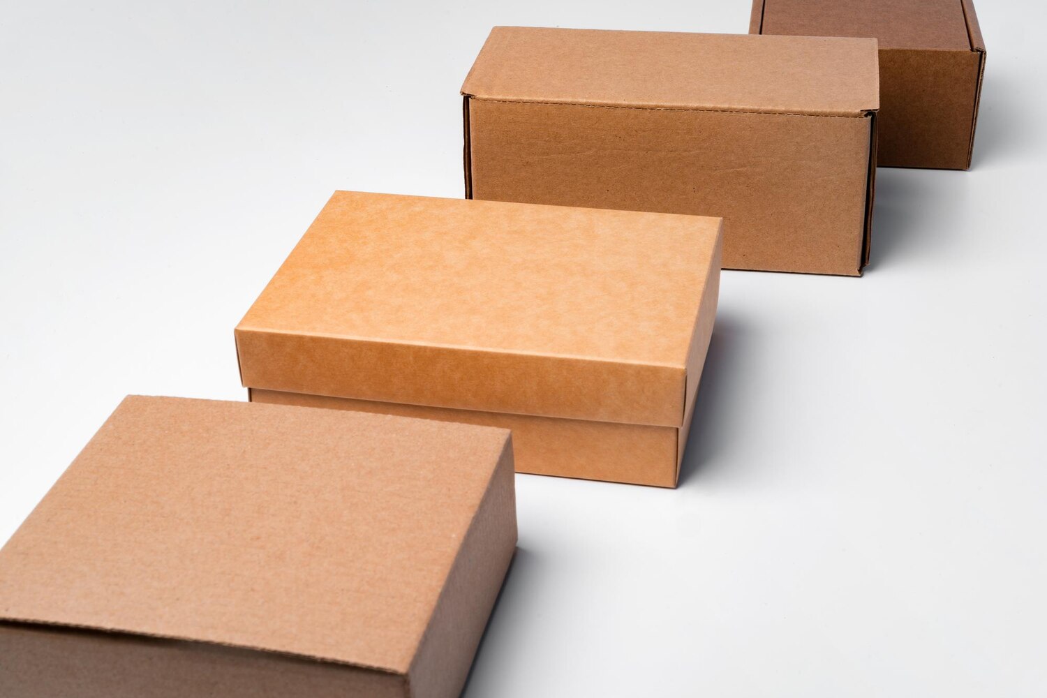 Czym wyróżnia się opakowanie kaszerowane z tektury?